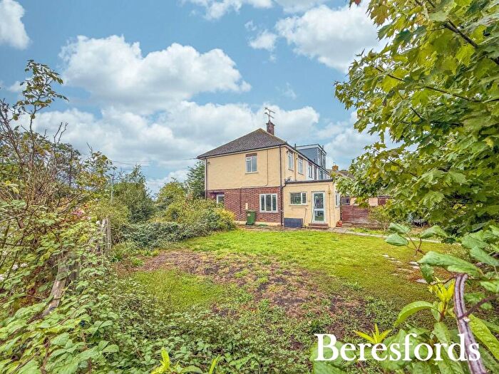 3 Bedroom End Of Terrace House For Sale In St. Marys Lane, North Ockendon, RM14