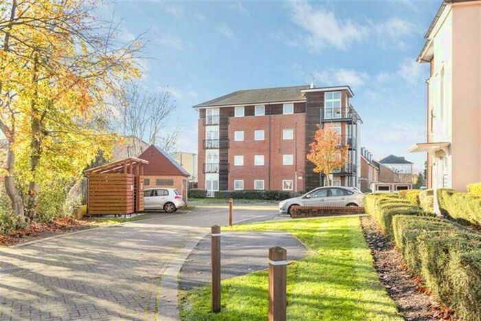 2 Bedroom Apartment To Rent In Mead Close, Caversham, Reading, RG4