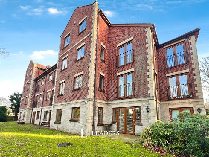 2 Bedroom Apartment For Sale In Balmoral House, Villiers Road, Woodthorpe, NG5