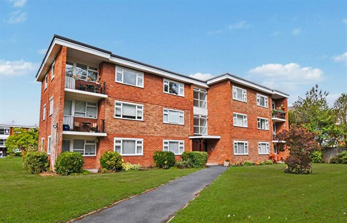 2 Bedroom Flat For Sale In Beverley Road, Leamington Spa, CV32