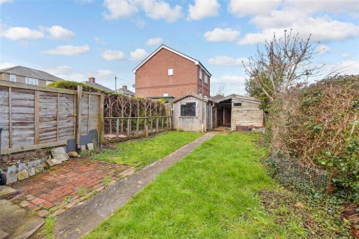 3 Bedroom Semi-Detached House For Sale In Worsley Road, Newport, Isle Of Wight, PO30