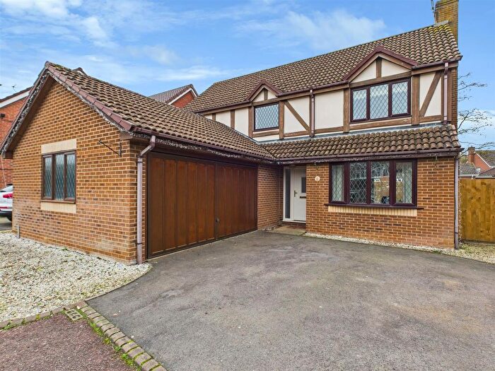 4 Bedroom Detached House For Sale In Vernal Close, Abbeymead, Gloucester, GL4