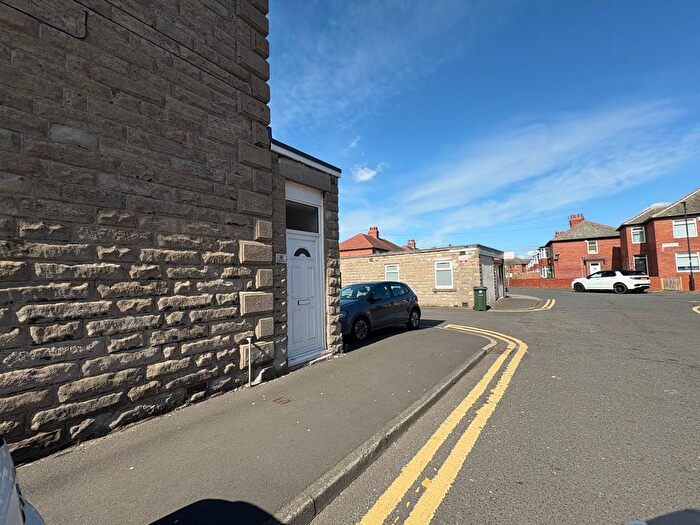 2 Bedroom Flat To Rent In Moorhead, Newcastle Upon Tyne, NE5