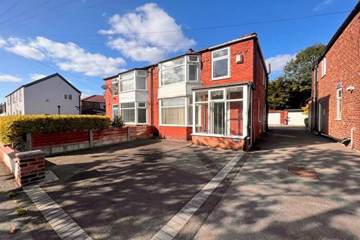 3 Bedroom Semi-Detached House To Rent In School Lane, Manchester, M20