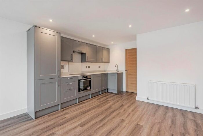 1 Bedroom Flat To Rent In Stratford Road, Hall Green, Birmingham, B28