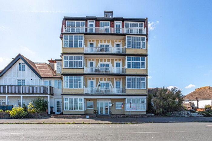 3 Bedroom Flat For Sale In Palm Bay Avenue, Margate, Kent, CT9