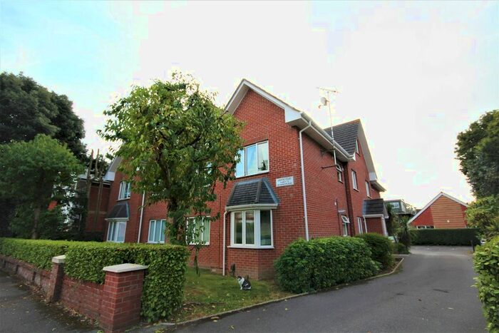 2 Bedroom Flat To Rent In Hamilton Road, Boscombe, Bournemouth, BH1