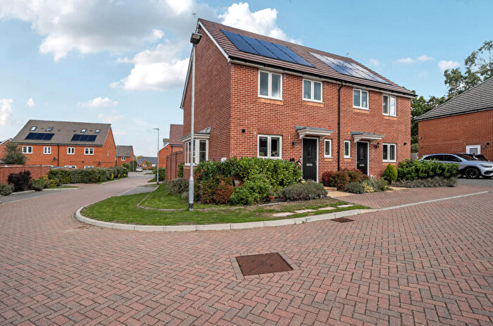 3 Bedroom Semi Detached House For Sale In Prestwick Green, Binfield, Bracknell, Berkshire, RG42