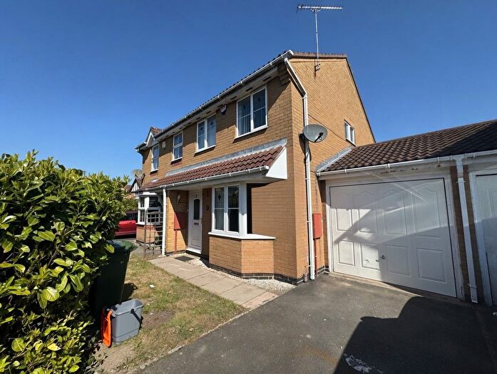 3 Bedroom Semi Detached House To Rent In Burchnall Road, Leicester, LE3
