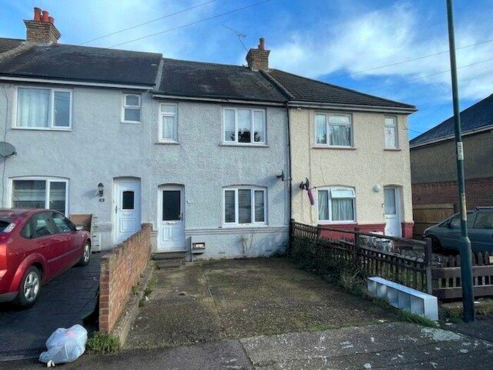 3 Bedroom Terraced House To Rent In Whyman Avenue, Chatham, Kent, ME4