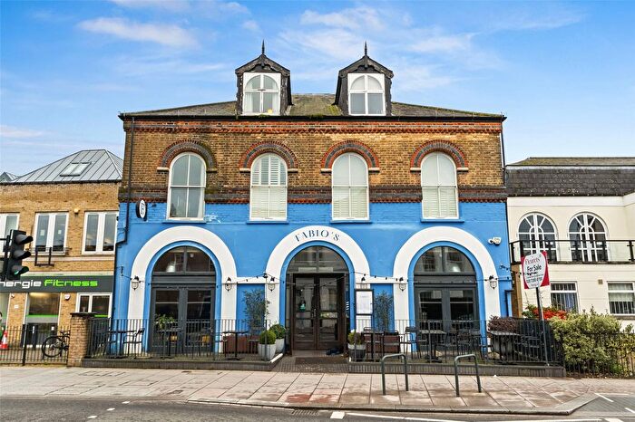 2 Bedroom Flat For Sale In High Street, Hampton Hill, TW12