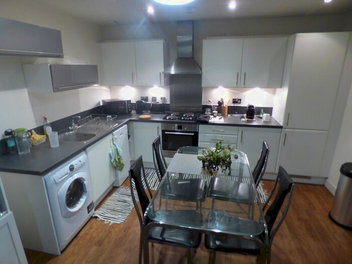 2 Bedroom Flat To Rent In Roundwood Court Meath Crescent, Bethnal Green, E2