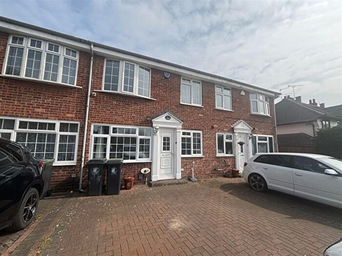 3 Bedroom Terraced House To Rent In Fencepiece Road, Chigwell, IG7
