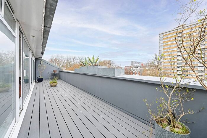 2 Bedroom Maisonette To Rent In Bartholomew Square, Clerkenwell, London, EC1V