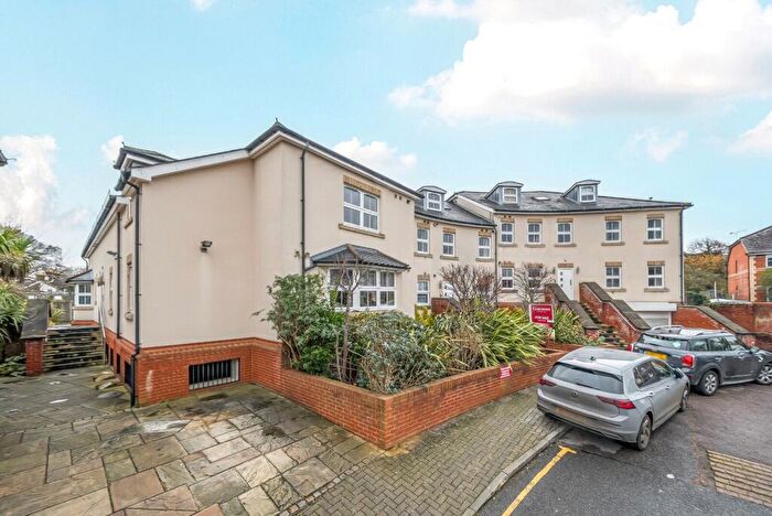 2 Bedroom Apartment For Sale In Queens Road, Guildford, GU1