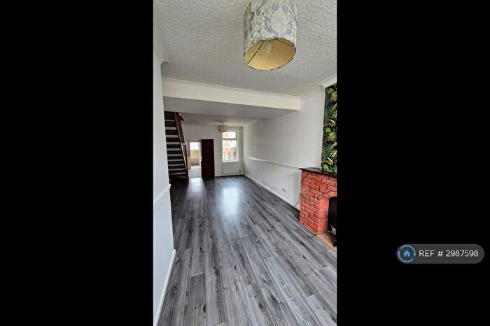 3 Bedroom Terraced House To Rent In Crescent St, Grimsby, DN31