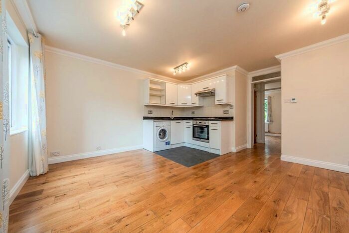 1 Bedroom Flat To Rent In Vellum Drive, Carshalton, Surrey, SM5