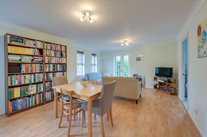 2 Bedroom Flat For Sale In Stainton Road, Catford, SE6