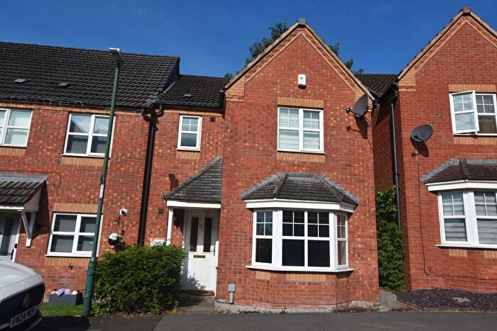 3 Bedroom Semi-Detached House To Rent In Edmonstone Crescent, Nottingham, NG5