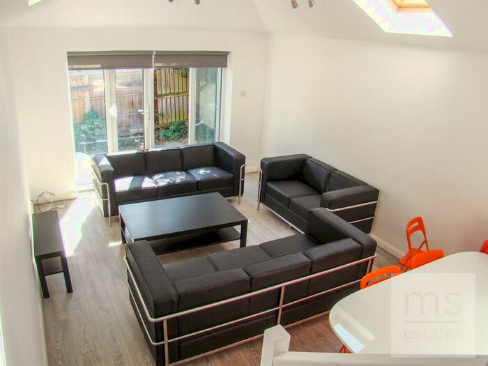 8 Bedroom Detached House To Rent In Sherwin Road, Lenton, Nottingham, NG7
