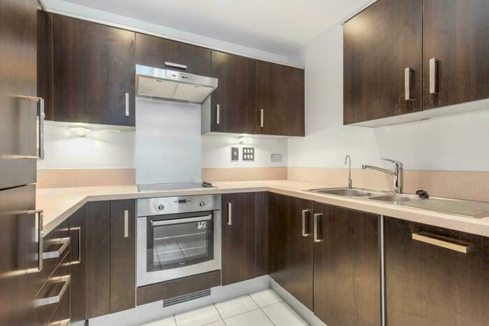 2 Bedroom Flat To Rent In Aragon Court, SE11