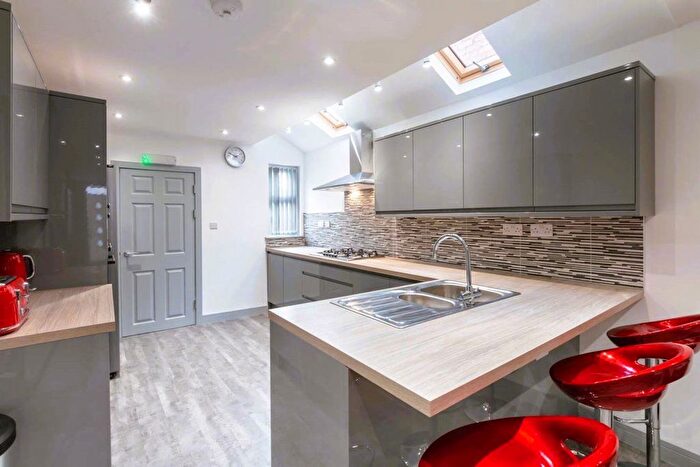 6 Bedroom Property To Rent In Dawlish Road, B29