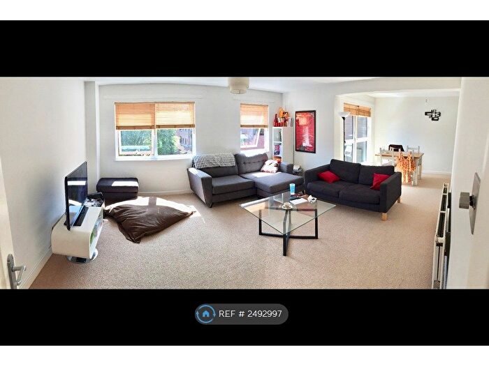 2 Bedroom Flat To Rent In Merchants Court, Bristol, BS8