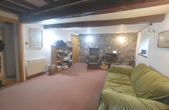 2 Bedroom Detached House For Sale In Llangadog Carmarthenshire, SA19