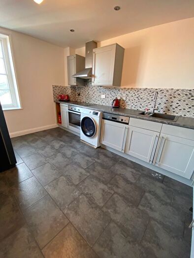 3 Bedroom Flat To Rent In Spa Road, Gloucester, GL1