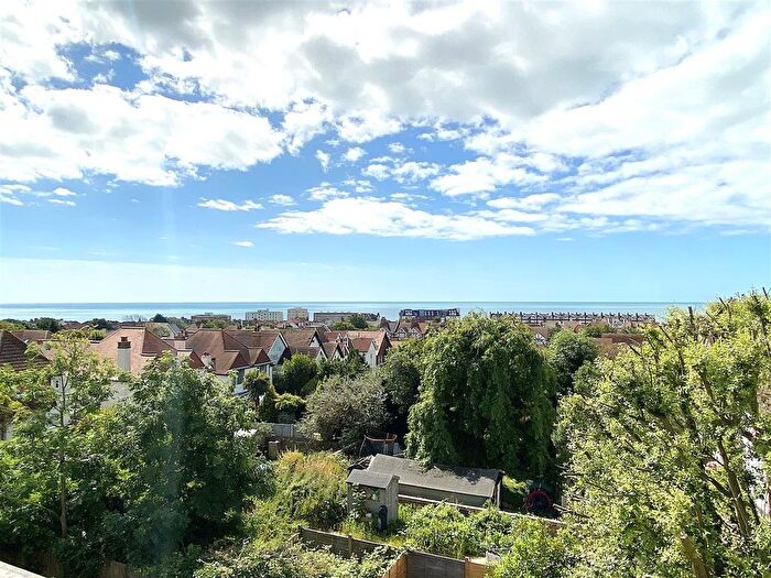 3 Bedroom Flat For Sale In Upper Sea Road, Bexhill-On-Sea, TN40