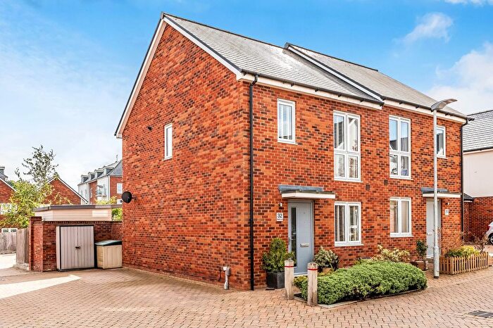 2 Bedroom Semi-Detached House For Sale In Hedgerow Lane, Tunbridge Wells, TN2