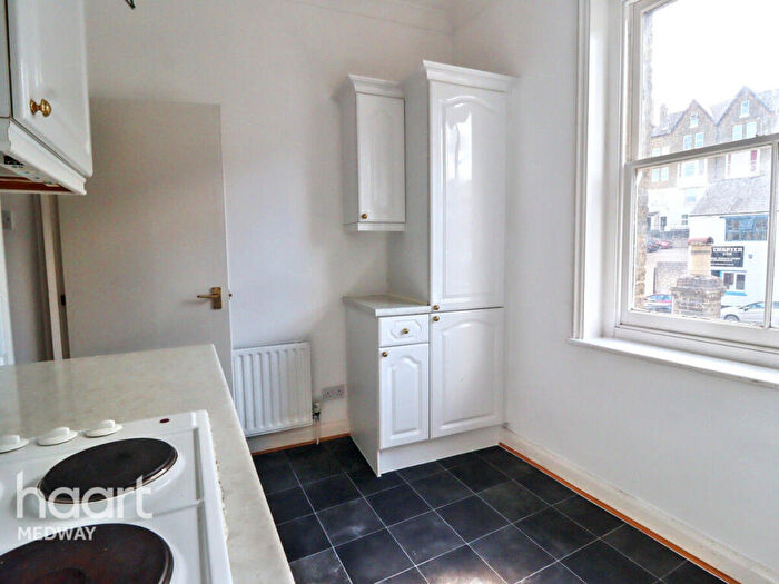 1 Bedroom Apartment To Rent In High Street, Chatham, ME4