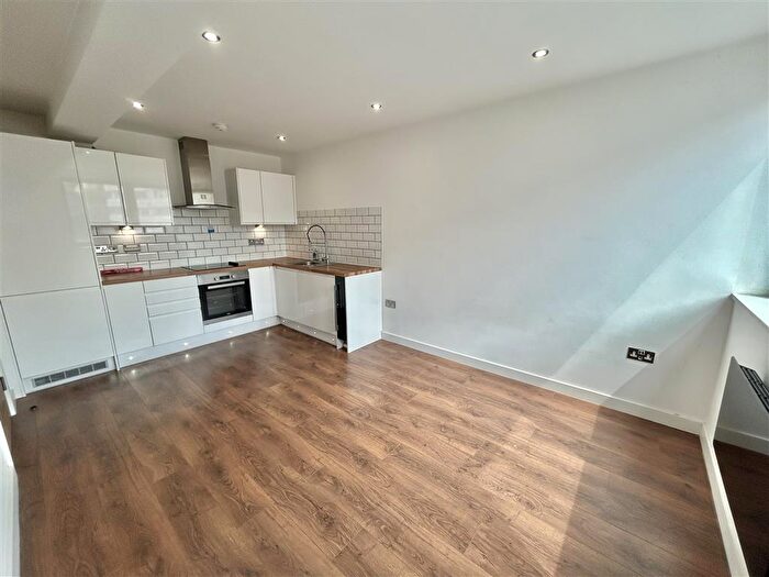 1 Bedroom Apartment To Rent In Carlton Square, Carlton, Nottingham, NG4