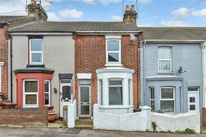 3 Bedroom Terraced House For Sale In Leslie Road, Gillingham, Kent, ME7