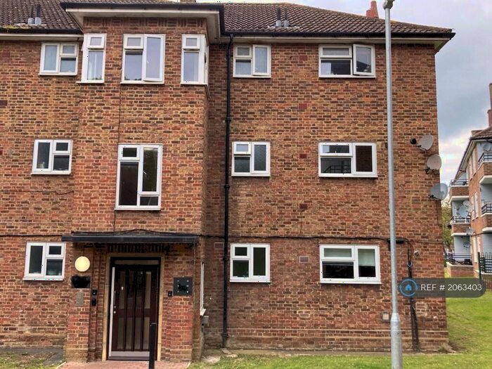 1 Bedroom Flat To Rent In Petersfield Avenue, Romford, RM3