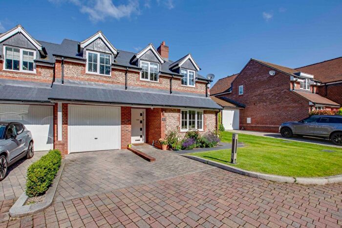 4 Bedroom Semi-detached House For Sale In Hammersley Lane, Penn, HP10