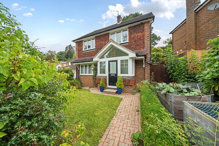 3 Bedroom Detached House For Sale In Harvest Hill, East Grinstead, RH19