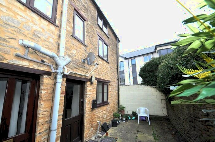 1 Bedroom End Of Terrace House To Rent In Market Place, Brackley, Northamptonshire, NN13