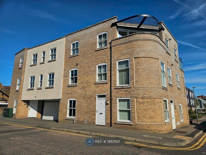 1 Bedroom Flat To Rent In Mildmay Road, Chelmsford, CM2