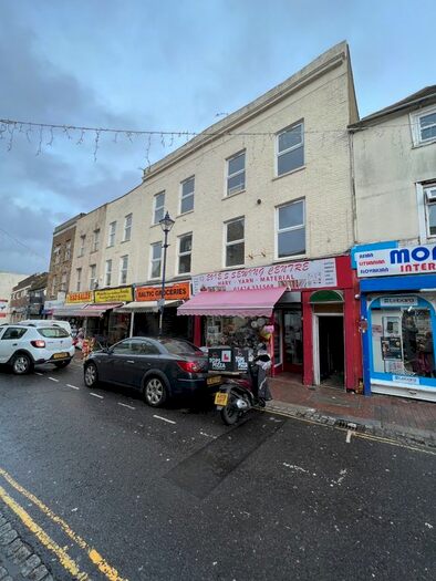 1 Bedroom Flat To Rent In Queen Street, Gravesend, DA12