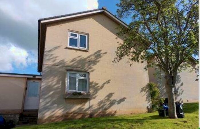 2 Bedroom Flat To Rent In Poolemead Road, Twerton, BA2