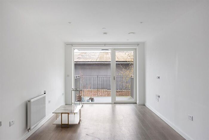 1 Bedroom Flat For Sale In Thomas Road, London, E14