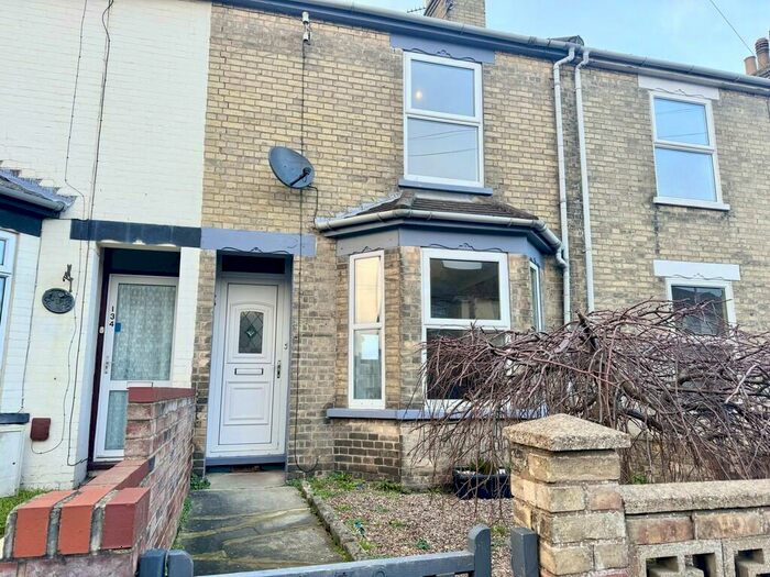 3 Bedroom Terraced House To Rent In Carlton Road, NR33