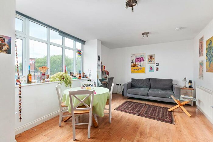 2 Bedroom Flat To Rent In Westbury Avenue, London, N22