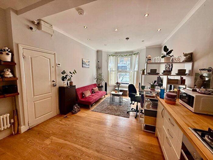 1 Bedroom Flat To Rent In Railton Road, London, SE24