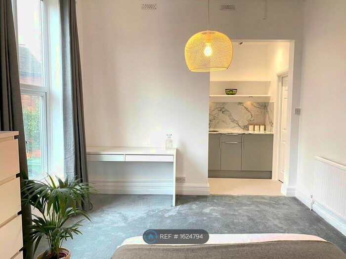 Studio To Rent In Park Road, Loughborough, LE11