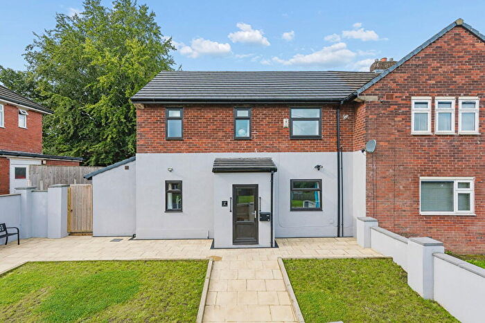 4 Bedroom Semi Detached House For Sale In Arbour Close, Bury, BL9