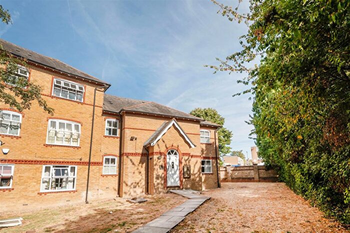 1 Bedroom Flat For Sale In Chamberlayne Avenue, Wembley, HA9