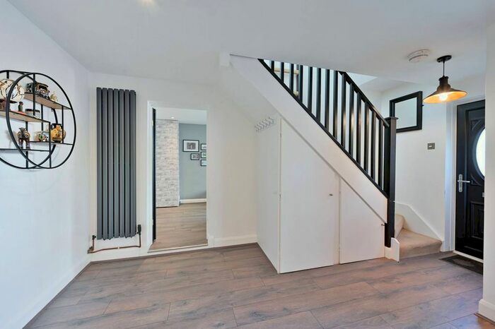 2 Bedroom Detached House To Rent In Effra Road, Wimbledon, London, SW19