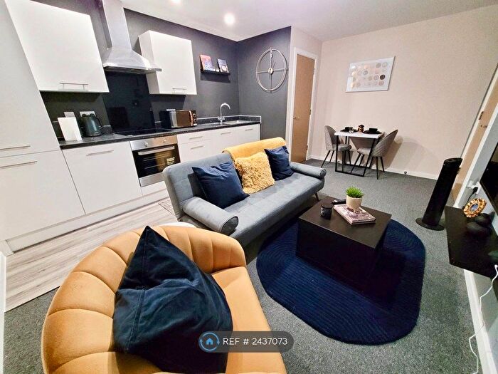 1 Bedroom Flat To Rent In Sandringham House, Salford, M5